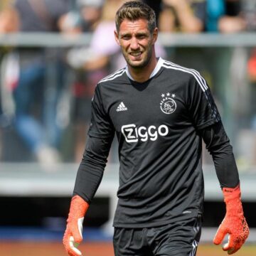 Ajax mist Stekelenburg en Schuurs in Johan Cruijff Schaal, Berghuis in basis