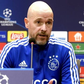 Ten Hag prijst Ajax in aanloop naar duel met Benfica vanwege binnenhalen Huntelaar