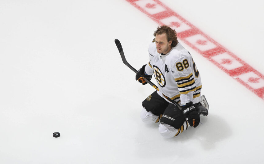 Bruins’ David Pastrnak is doing nothing, and the season is at risk because of it