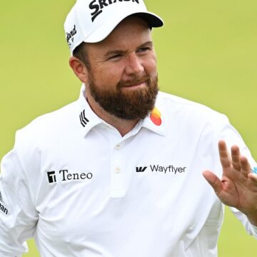 Shane Lowry rallies from Railway disaster, remains level-headed to take 36-hole Open lead