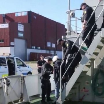 Schiffsstürmung bei Tankstopp: Dänische Polizei verhaftet “Sea Shepard”-Gründer Watson