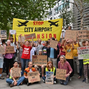 Labour faces protests over toxic London City Airport expansion