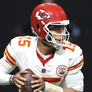 Patrick Mahomes, Nick Bolton help 3-0 Chiefs stop Falcons