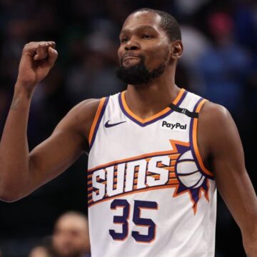 Kevin Durant, Suns continue crunch-time high-wire act with last-second win vs. Luka Doncic’s Mavericks