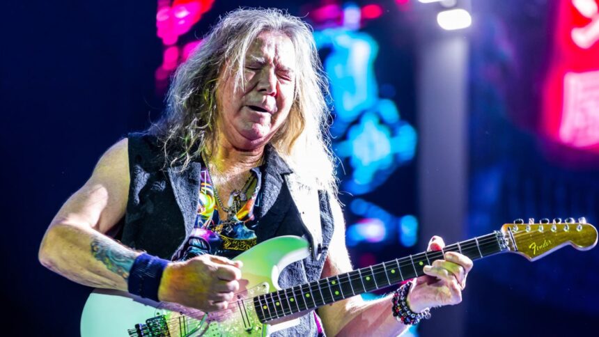 Dave Murray on Prospect of Iron Maiden’s Retirement: ‘There’s Nothing Worse Than Seeing a Band That Looks Like They Shouldn’t Be Doing It’