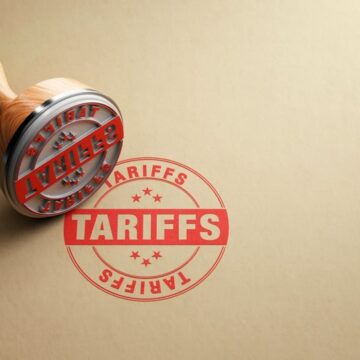 Weekly wrap: tariff wars force banks to fall